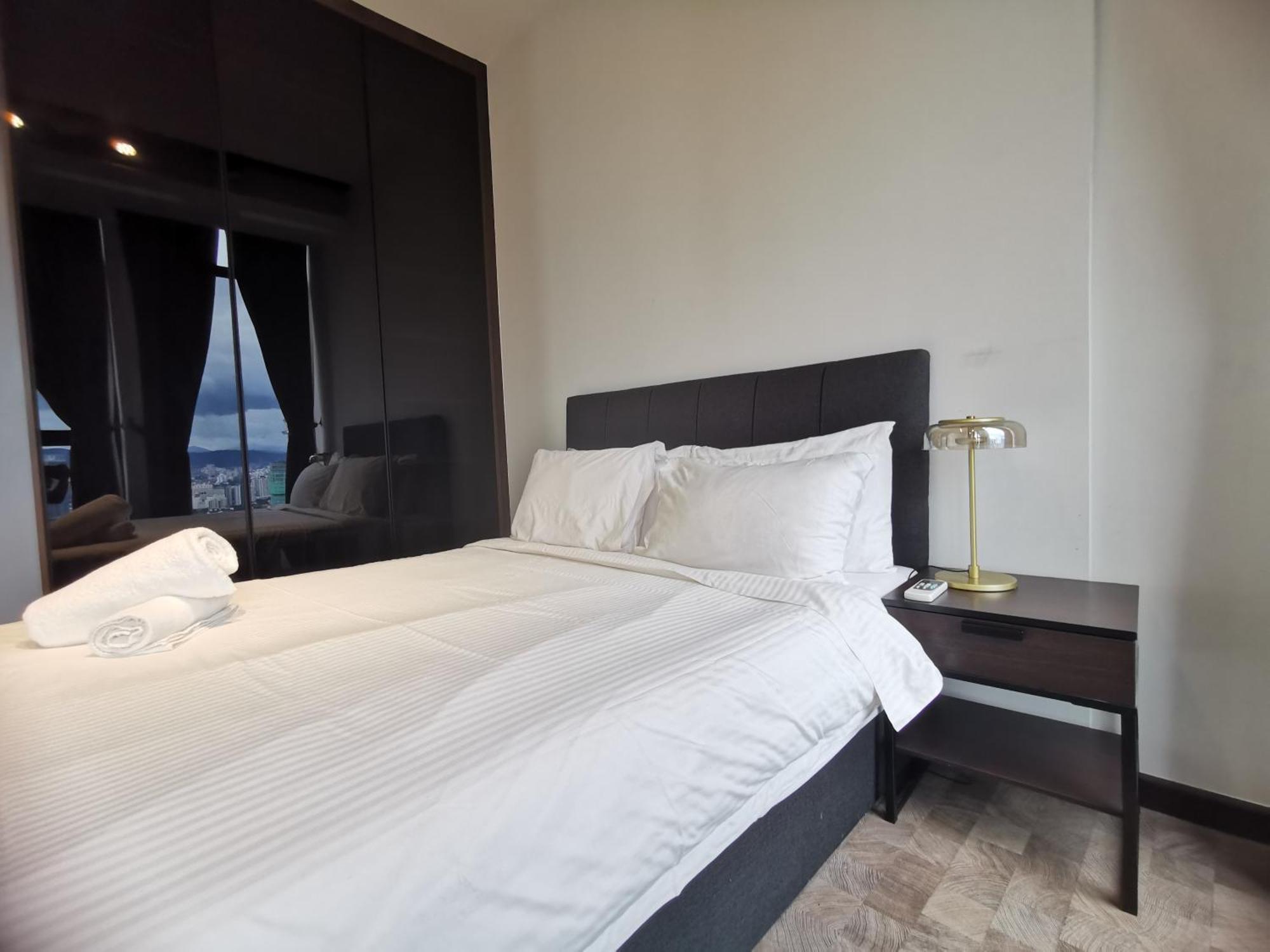 Expressionz Professional Suites By Aurora Summer Suites กัวลาลัมเปอร์ ห้อง รูปภาพ